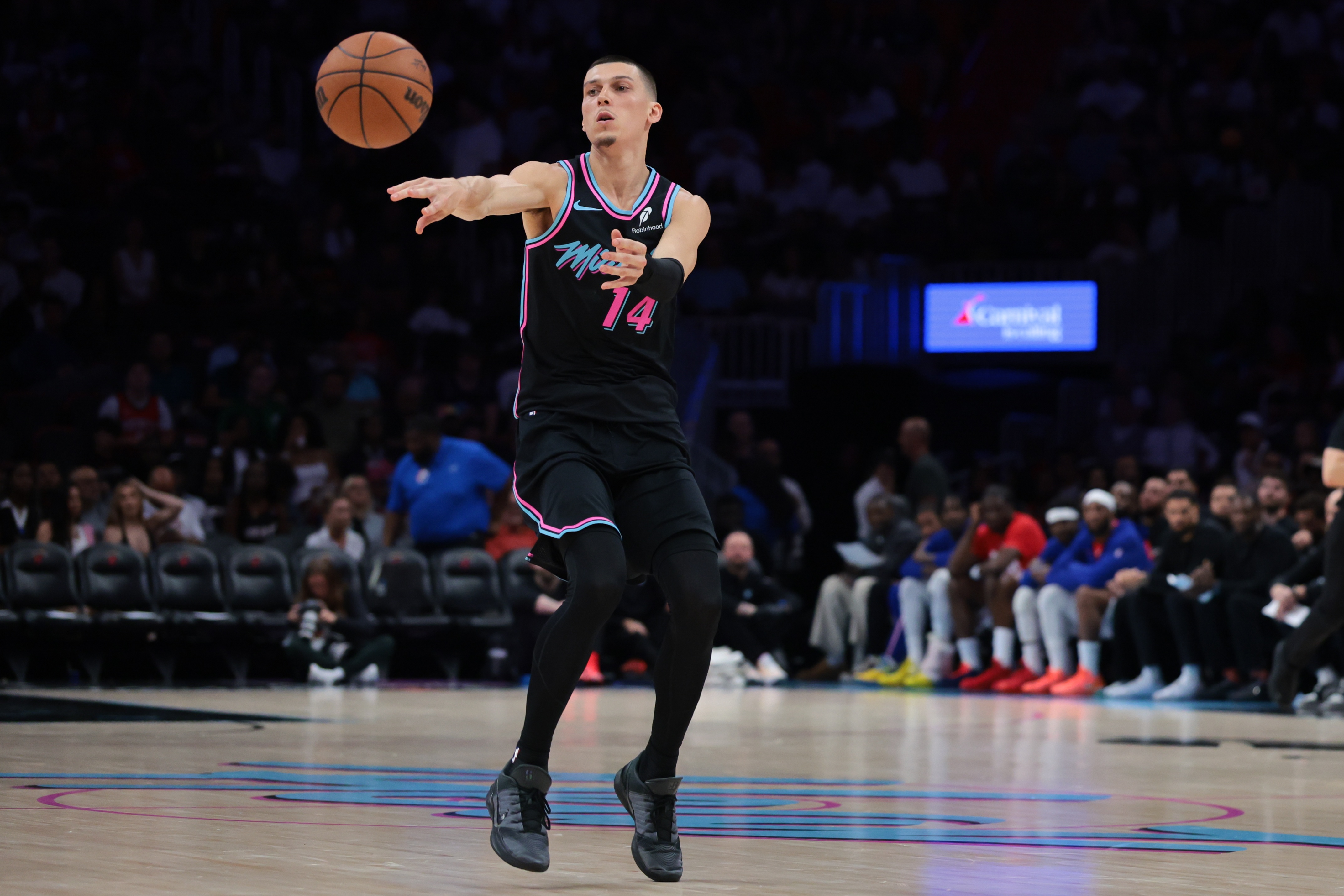 九游-热火迎战奇才 希罗&amp;韦尔&amp;维金斯&amp;鲍威尔缺席比赛